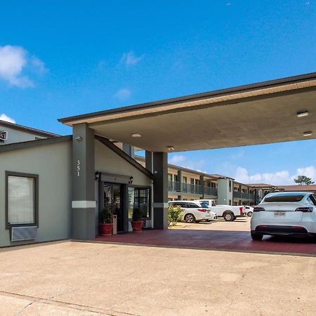 Econo Lodge Lake Charles University Area Bagian luar foto