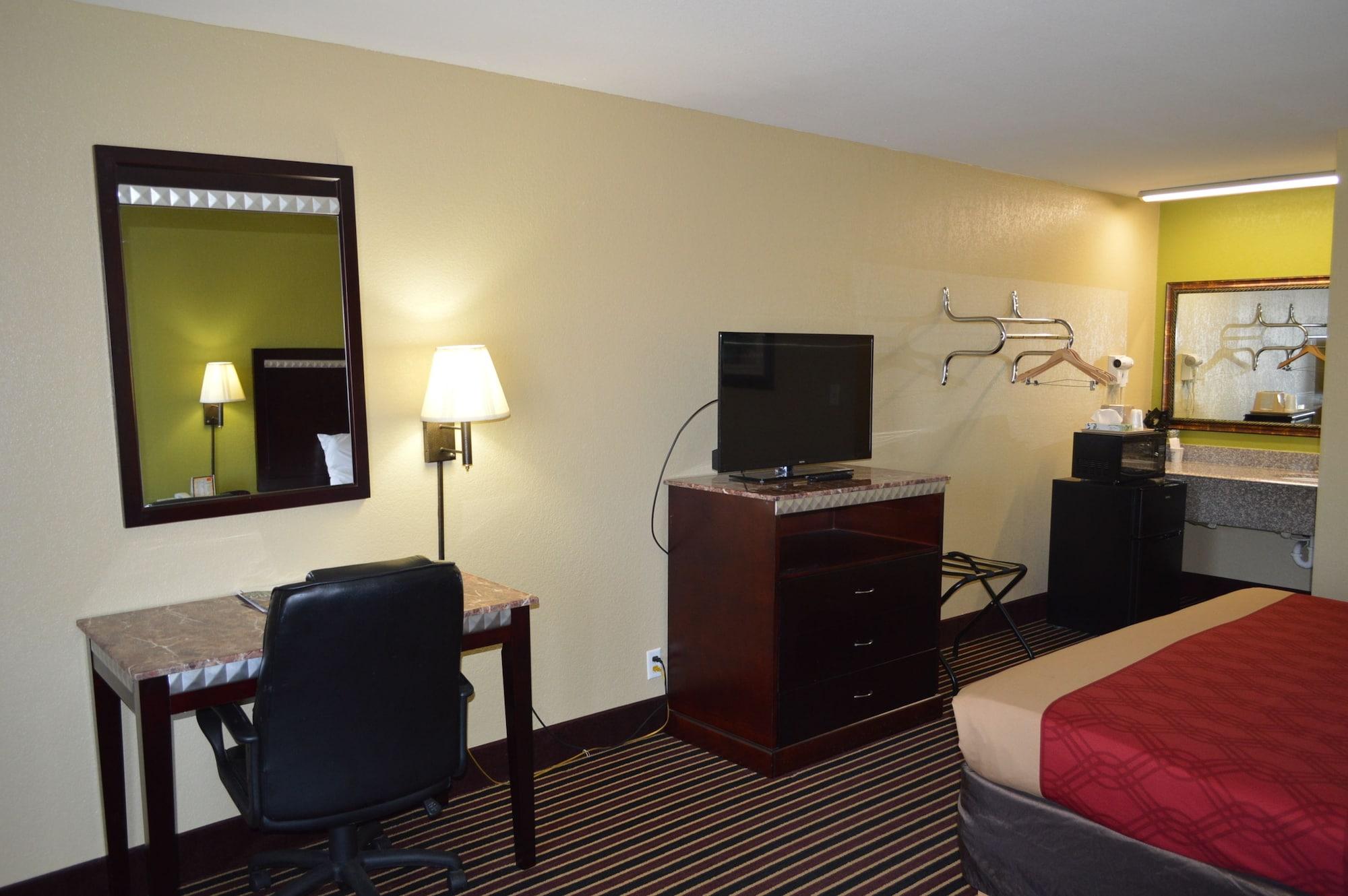 Econo Lodge Lake Charles University Area Bagian luar foto