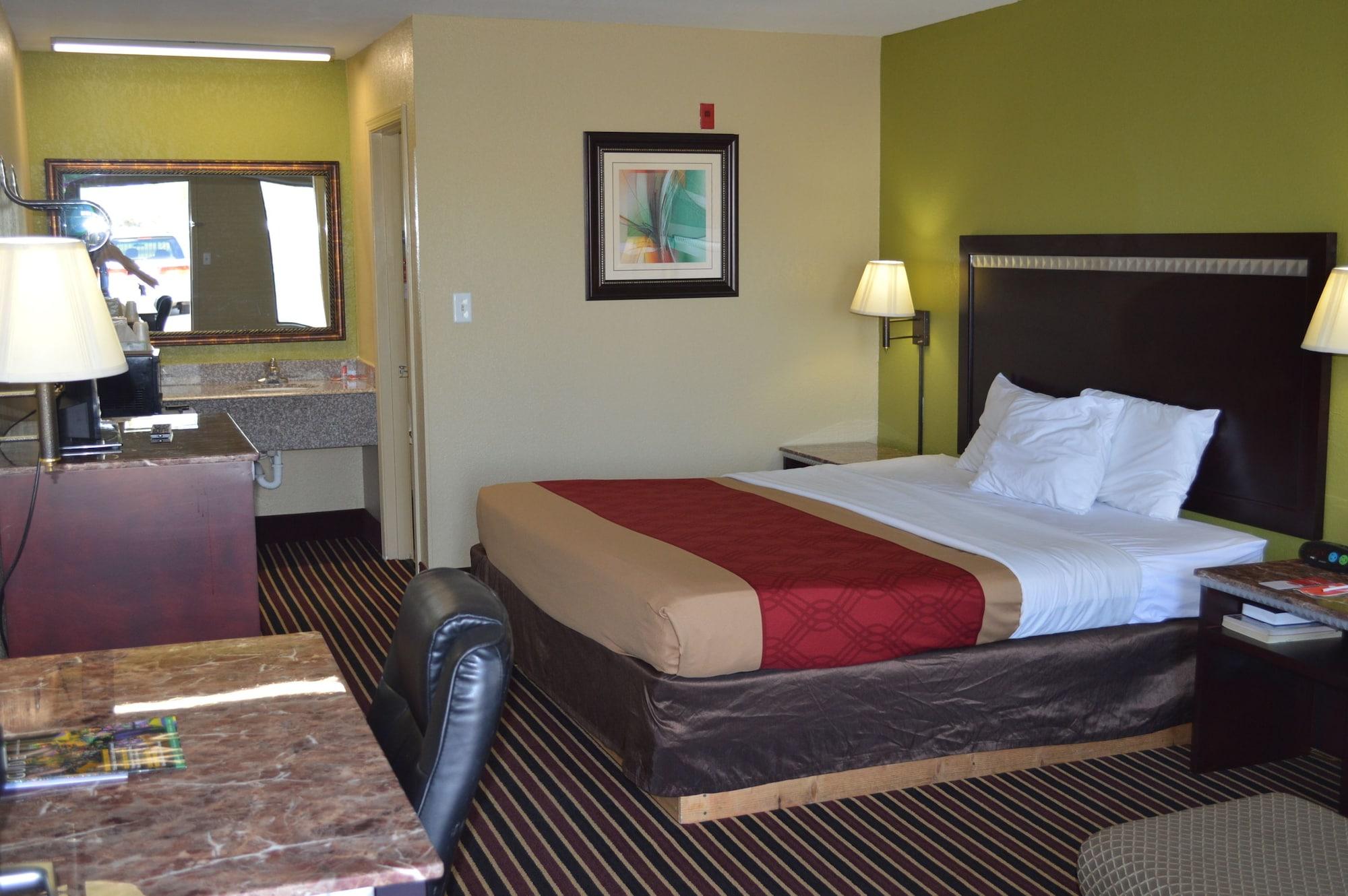 Econo Lodge Lake Charles University Area Bagian luar foto