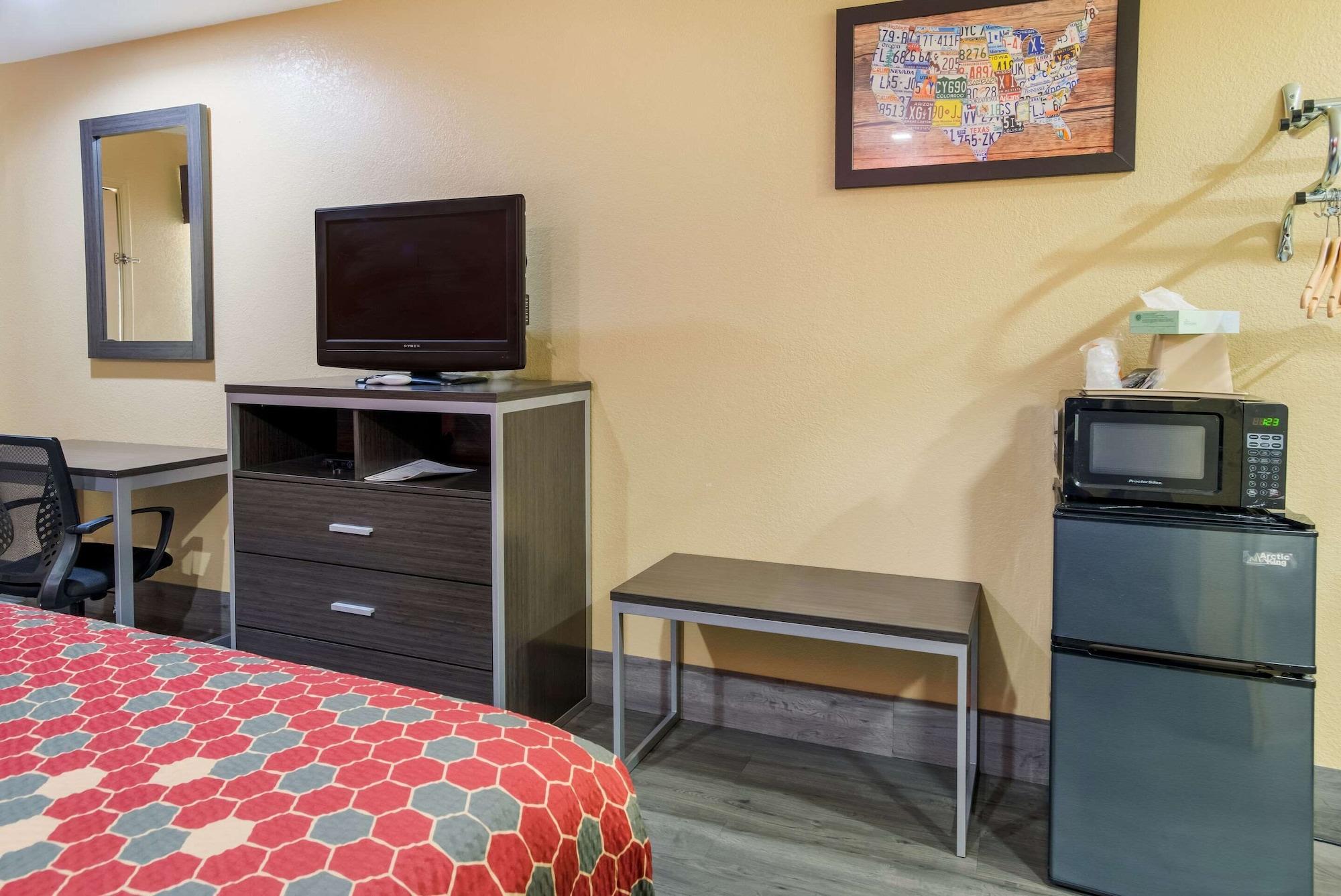 Econo Lodge Lake Charles University Area Bagian luar foto